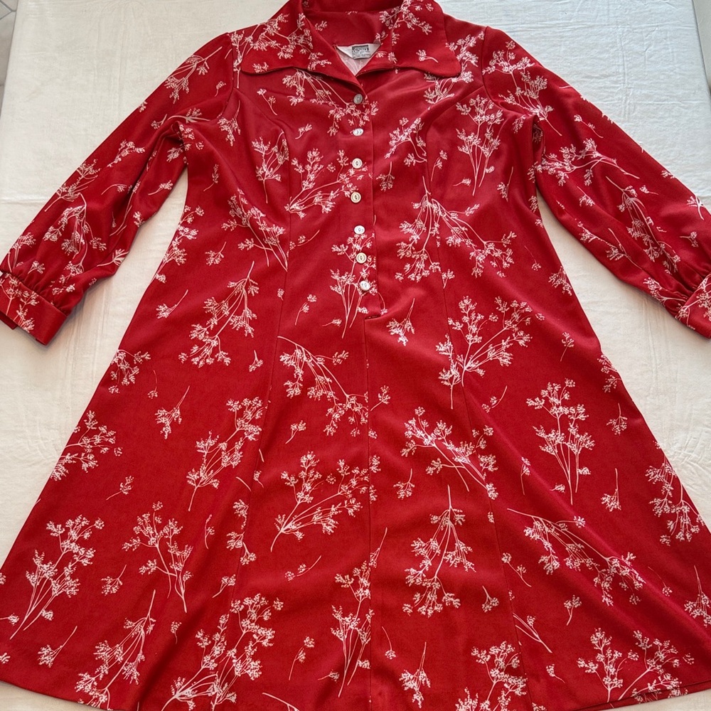 Montgomery Ward Women's Red Floral Button-Up Dress Size XL